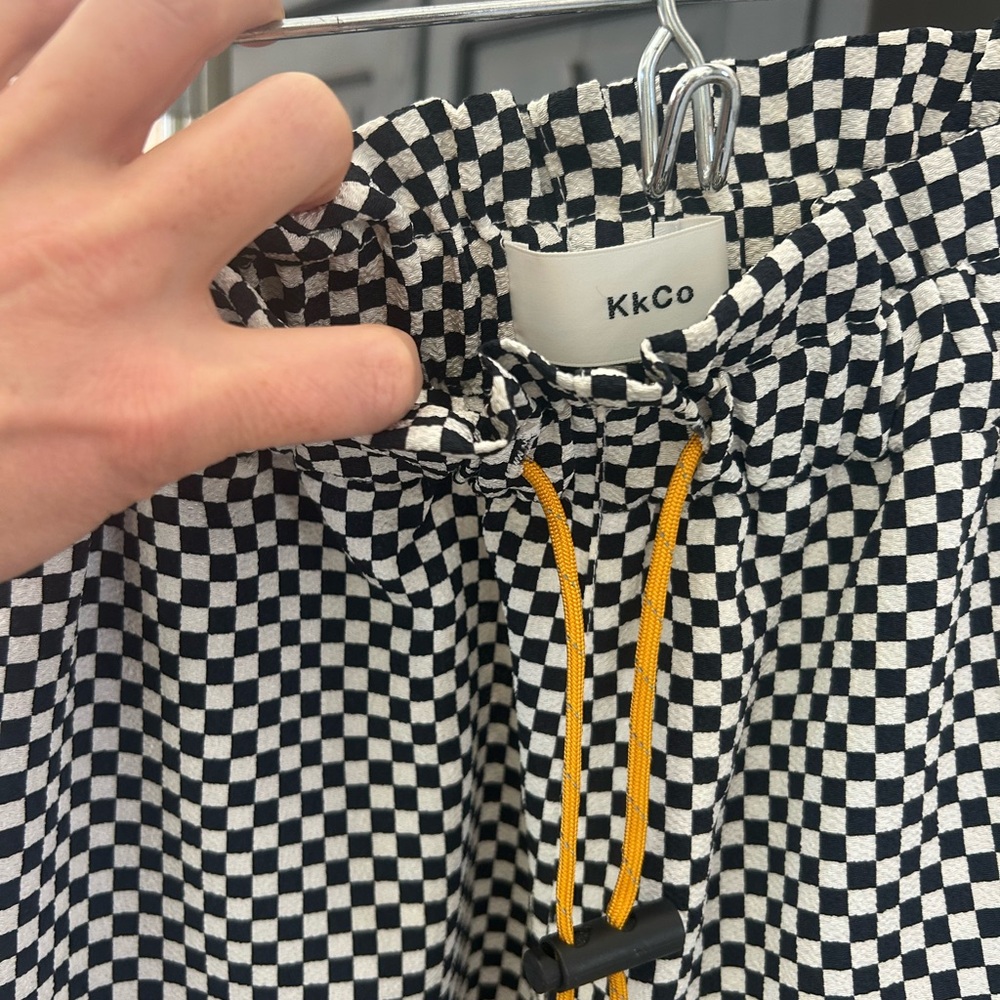 KkCo Black & White Checkerboard Drawstring Women’s Shorts (M) - Picture 3 of 3